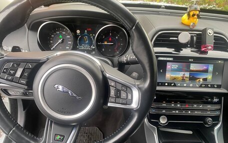 Jaguar XE I рестайлинг, 2016 год, 2 495 000 рублей, 4 фотография