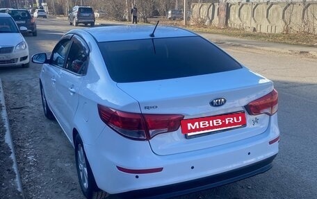 KIA Rio III рестайлинг, 2015 год, 990 000 рублей, 4 фотография