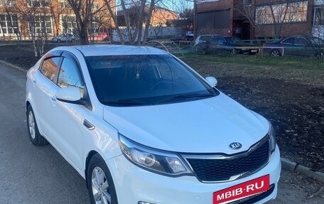 KIA Rio III рестайлинг, 2015 год, 990 000 рублей, 2 фотография