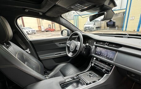 Jaguar XF II, 2019 год, 3 900 000 рублей, 18 фотография