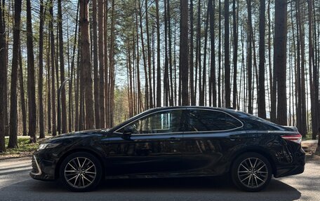 Toyota Camry, 2023 год, 3 650 000 рублей, 3 фотография