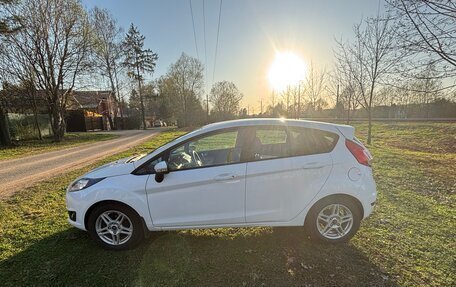 Ford Fiesta, 2015 год, 899 000 рублей, 7 фотография