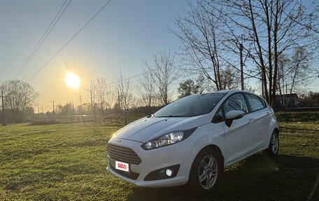 Ford Fiesta, 2015 год, 899 000 рублей, 4 фотография