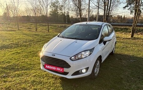 Ford Fiesta, 2015 год, 899 000 рублей, 2 фотография