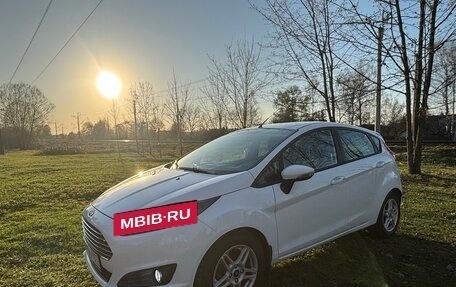 Ford Fiesta, 2015 год, 899 000 рублей, 3 фотография