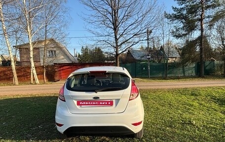 Ford Fiesta, 2015 год, 899 000 рублей, 9 фотография