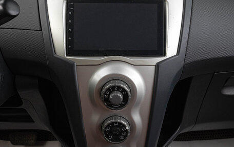 Toyota Yaris III рестайлинг, 2008 год, 729 000 рублей, 12 фотография