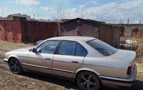 BMW 5 серия, 1989 год, 500 000 рублей, 1 фотография