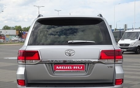 Toyota Land Cruiser 200, 2017 год, 7 900 000 рублей, 3 фотография