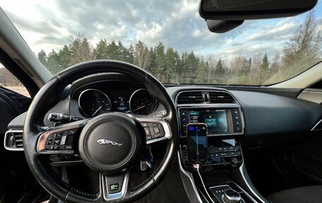 Jaguar XE I рестайлинг, 2016 год, 1 950 000 рублей, 9 фотография