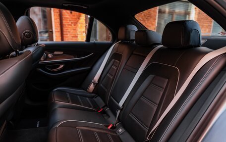 Mercedes-Benz E-Класс AMG, 2018 год, 8 990 000 рублей, 29 фотография