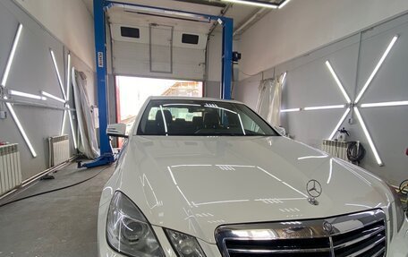 Mercedes-Benz E-Класс, 2010 год, 1 880 000 рублей, 14 фотография
