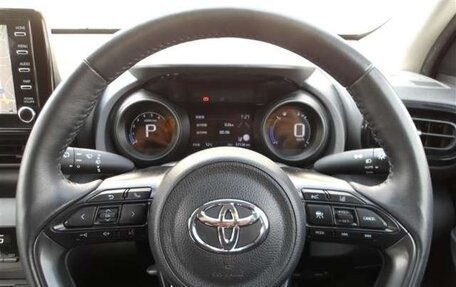 Toyota Yaris Cross, 2021 год, 1 490 000 рублей, 13 фотография
