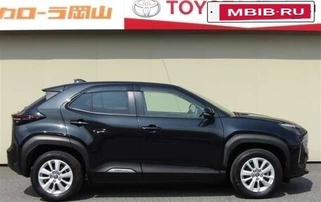 Toyota Yaris Cross, 2021 год, 1 490 000 рублей, 3 фотография