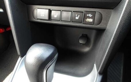 Toyota Yaris Cross, 2021 год, 1 490 000 рублей, 16 фотография