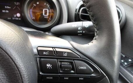 Toyota Yaris Cross, 2021 год, 1 490 000 рублей, 19 фотография