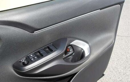 Toyota Yaris Cross, 2021 год, 1 490 000 рублей, 20 фотография
