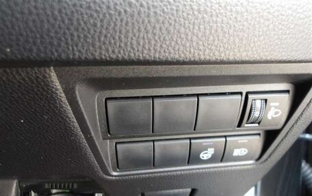 Toyota Yaris Cross, 2021 год, 1 490 000 рублей, 21 фотография