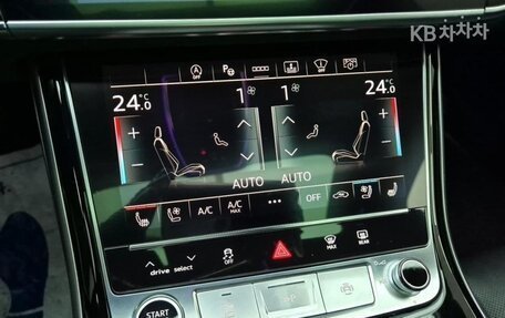 Audi A8, 2022 год, 6 432 969 рублей, 10 фотография