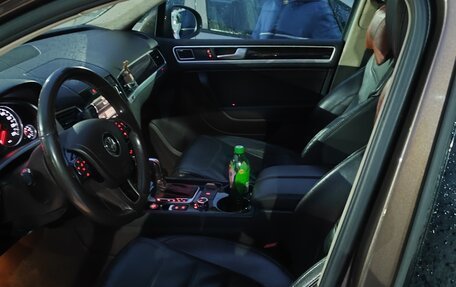 Volkswagen Touareg III, 2011 год, 2 200 000 рублей, 7 фотография