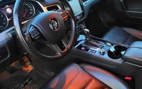 Volkswagen Touareg III, 2011 год, 2 200 000 рублей, 8 фотография