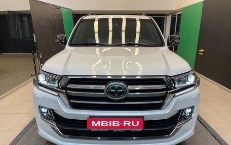 Toyota Land Cruiser 200, 2019 год, 9 200 000 рублей, 2 фотография