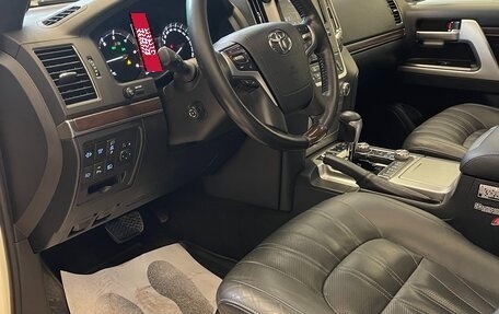 Toyota Land Cruiser 200, 2019 год, 9 200 000 рублей, 7 фотография