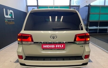 Toyota Land Cruiser 200, 2019 год, 9 200 000 рублей, 5 фотография