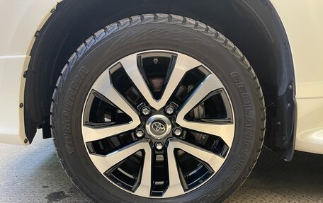 Toyota Land Cruiser 200, 2019 год, 9 200 000 рублей, 23 фотография