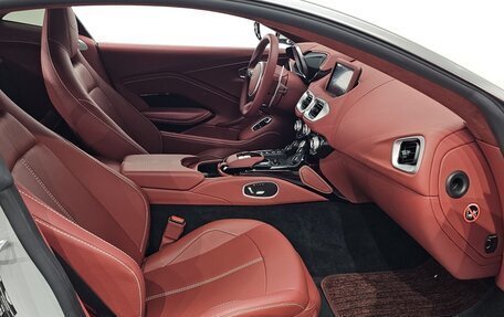 Aston Martin V8 Vantage IV, 2023 год, 18 960 000 рублей, 10 фотография