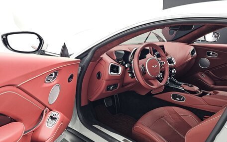 Aston Martin V8 Vantage IV, 2023 год, 18 960 000 рублей, 11 фотография