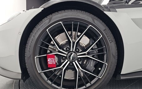 Aston Martin V8 Vantage IV, 2023 год, 18 960 000 рублей, 5 фотография