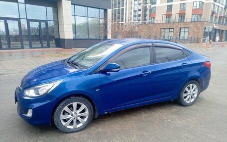 Hyundai Solaris II рестайлинг, 2012 год, 810 000 рублей, 1 фотография