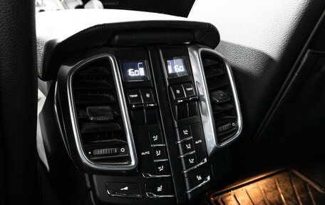 Porsche Cayenne III, 2011 год, 3 300 000 рублей, 20 фотография