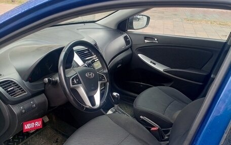 Hyundai Solaris II рестайлинг, 2012 год, 810 000 рублей, 3 фотография
