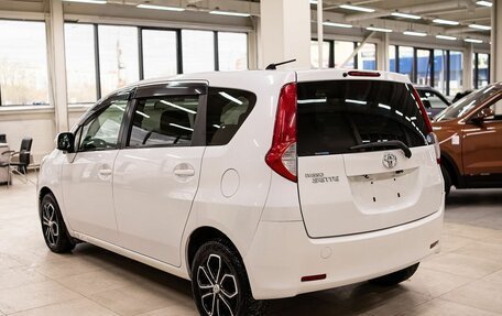 Toyota Passo Sette, 2010 год, 859 000 рублей, 5 фотография