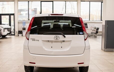 Toyota Passo Sette, 2010 год, 859 000 рублей, 4 фотография