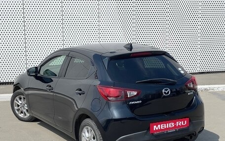 Mazda Demio IV, 2016 год, 950 000 рублей, 2 фотография