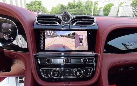 Bentley Bentayga I, 2023 год, 30 000 000 рублей, 10 фотография