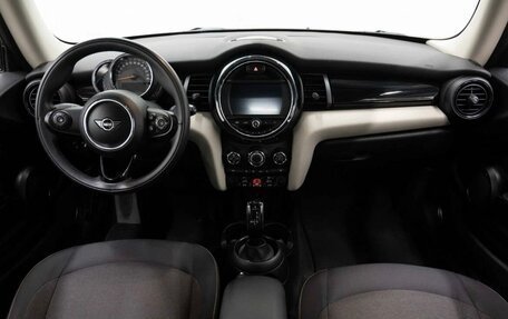 MINI Hatch, 2019 год, 2 098 000 рублей, 10 фотография