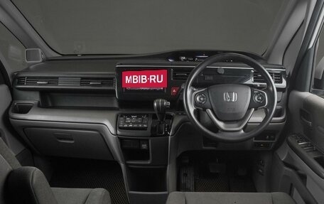 Honda Stepwgn IV, 2016 год, 2 099 000 рублей, 6 фотография