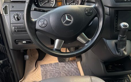 Mercedes-Benz Viano, 2011 год, 2 000 000 рублей, 12 фотография