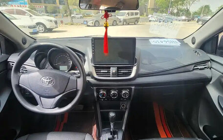 Toyota Yaris XP150 рестайлинг, 2021 год, 1 150 000 рублей, 5 фотография