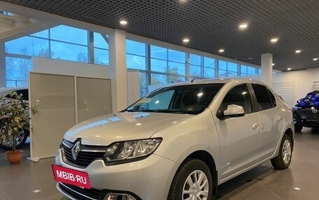 Renault Logan II, 2017 год, 720 000 рублей, 7 фотография