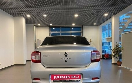 Renault Logan II, 2017 год, 720 000 рублей, 4 фотография