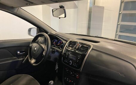 Renault Logan II, 2017 год, 720 000 рублей, 12 фотография