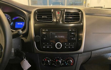 Renault Logan II, 2017 год, 720 000 рублей, 13 фотография