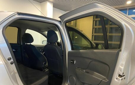 Renault Logan II, 2017 год, 720 000 рублей, 25 фотография