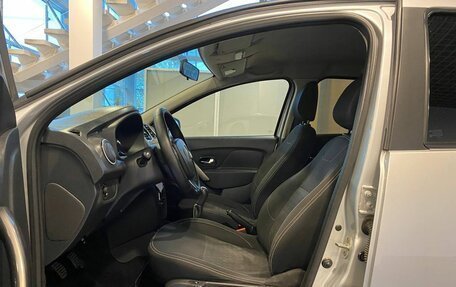 Renault Logan II, 2017 год, 720 000 рублей, 16 фотография