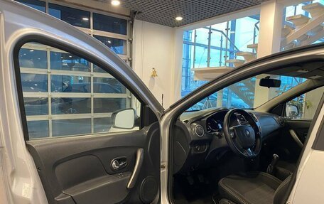 Renault Logan II, 2017 год, 720 000 рублей, 20 фотография